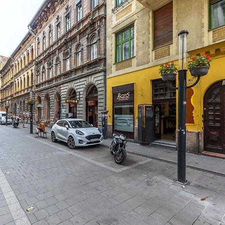 Kazinczy 10 Apartment With 3 Bedrooms Budapest Exteriör bild