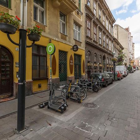 Kazinczy 10 Apartment With 3 Bedrooms Budapest Exteriör bild